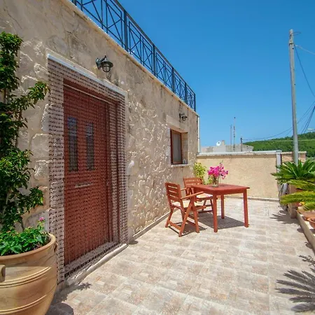 Kantouni House Villa *